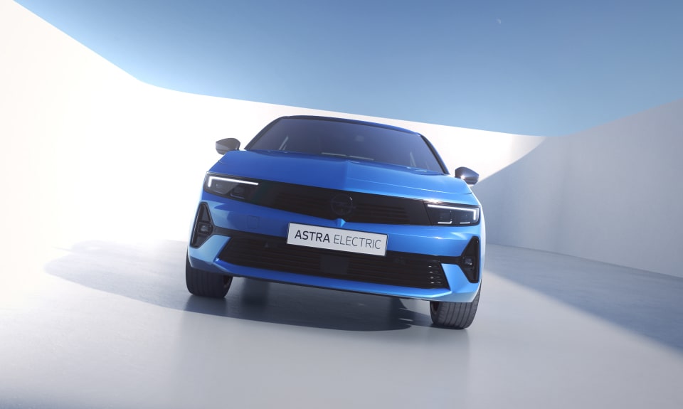 Frontansicht des Opel Astra in Blau