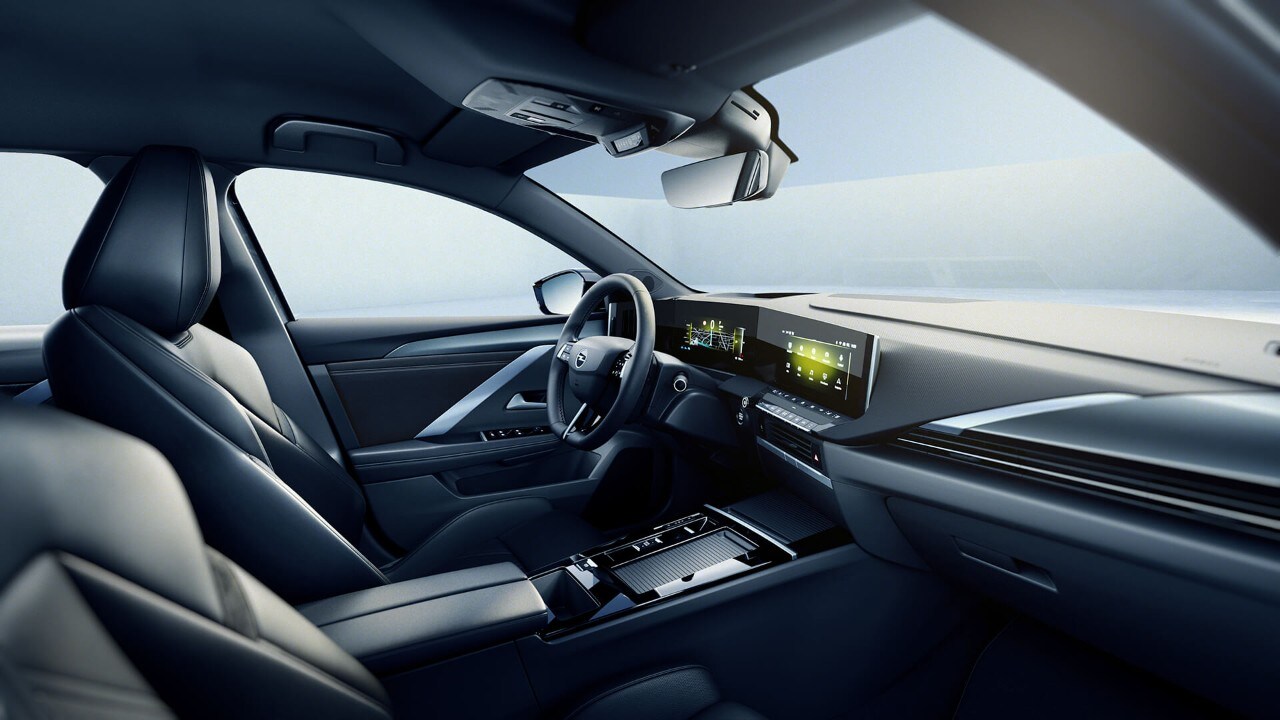 Beifahrersicht auf das Interieur des Opel Astra Sports Tourer